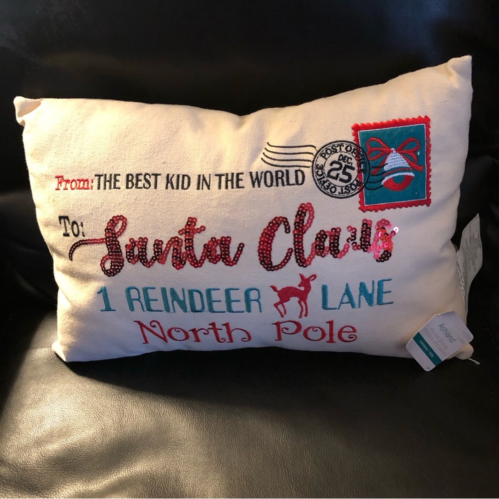 Ashland Christmas pillow decor